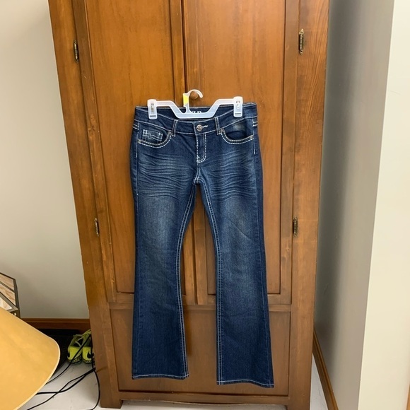 V.I.P. mid rise boot cut wide leg denim jeans size 5/6 31 in inseam - Picture 1 of 5